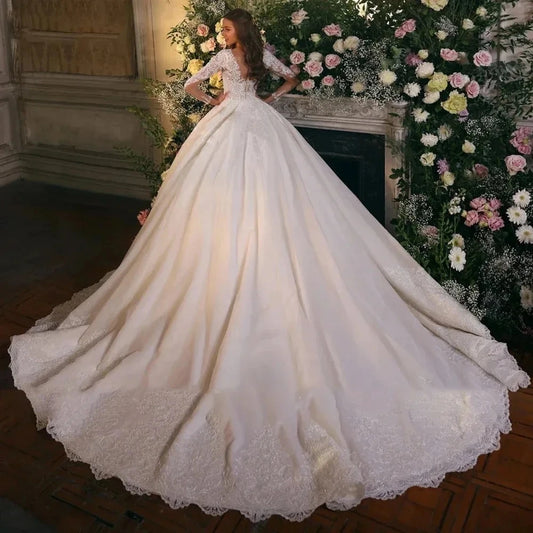 Vintage A-line Wedding Dress 2026 V-Neck Long Sleeves Illusion Back Buttons Lace Applique Bride Bridal Gowns Church Vestidos