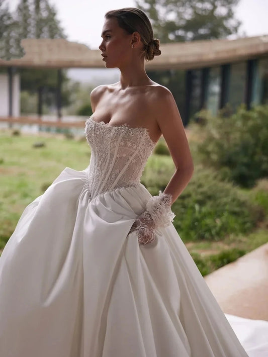 Luxurious A-line Wedding Dresses 2026 Strapless Beaded Pearls Lace Court Train Bridal Gowns Dress Vestidos De Noiva